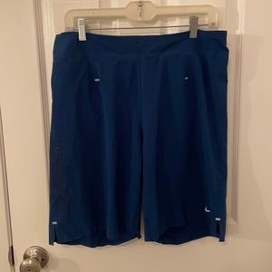 Nike Dri-fit running shorts - with drawstring, under lining & back pocket